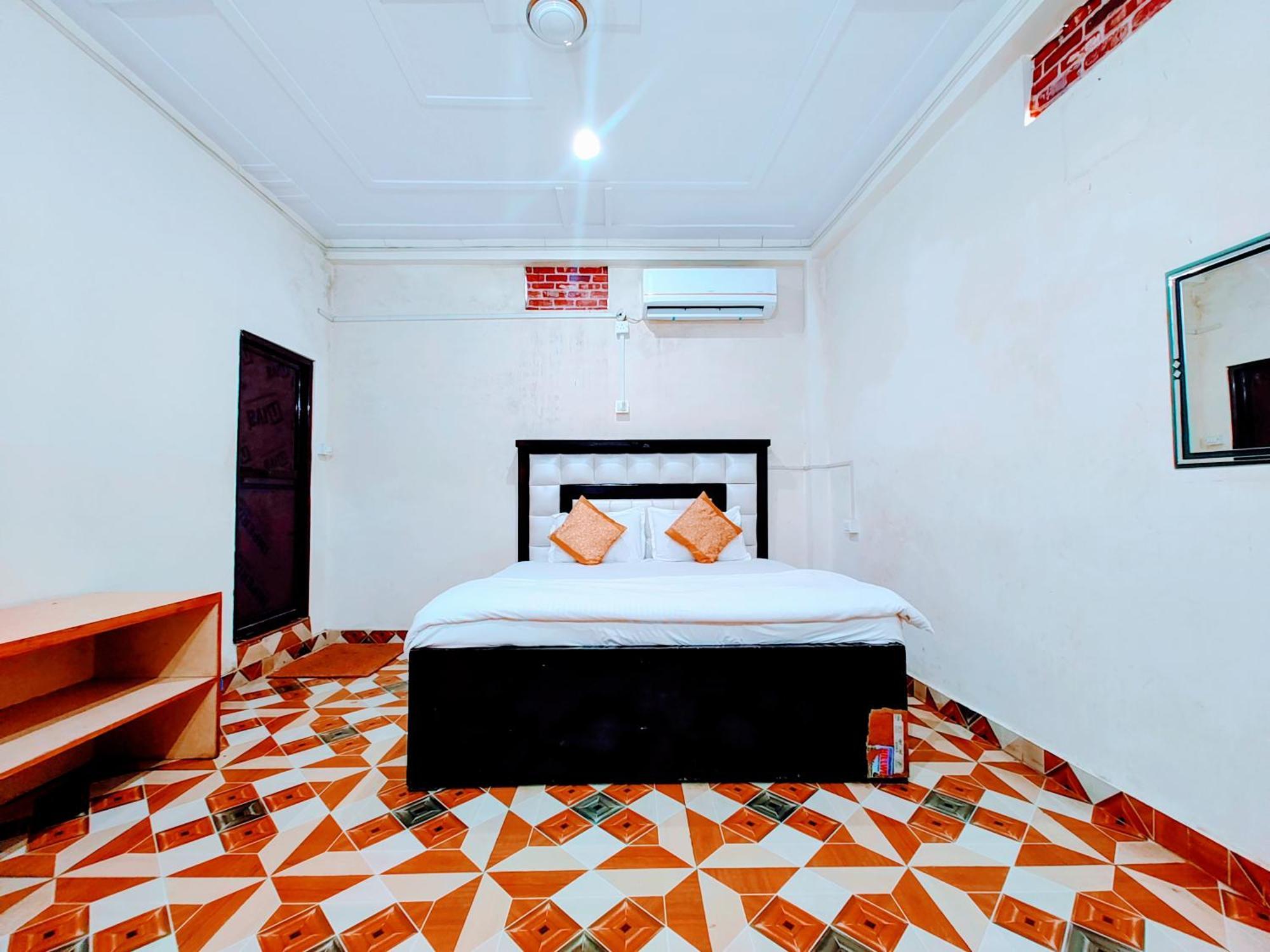 De Costa Palace - Pick And Drop Available พาราณสี ภายนอก รูปภาพ